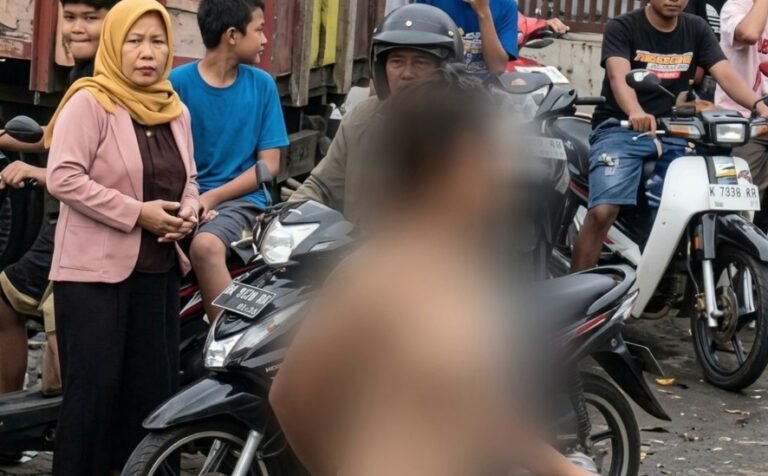 Perempuan Muda Hebohkan Acara Halal Bihalal di Batang, Aksinya Dinilai Tak Lazim