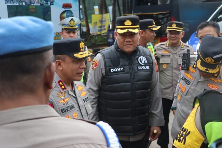 Kapolda Jabar Tinjau Rest Area Tol Cipali di Subang, Pastikan Arus Balik Aman dan Lancar