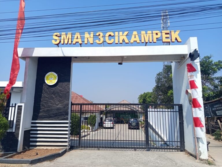 Diminta klarifikasi dana bos 2025 Humas SMAN 3 cikampek tolak dengan Alasan Belum Diaudit BPK